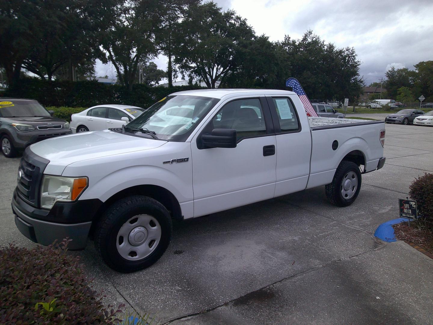 2009 WHITE FORD F-150 STX; XL; XLT; (1FTRX12W99K) , located at 390 Hansen Avenue, Orange Park, FL, 32065, (904) 276-7933, 30.130497, -81.787529 - Photo#1